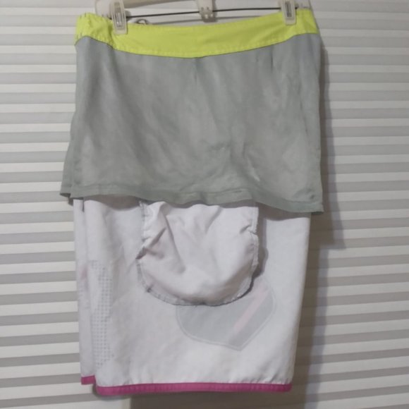 Quiksilver swim trunks. - Picture 7 of 8
